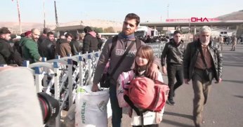 Ülkelerine dönen Suriyeliler, Cilvegözü Gümrük Kapısı’nda yoğunluk oluşturdu