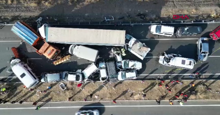 Van'da 2 ayrı zincirleme kaza; 1 ölü, 51 yaralı